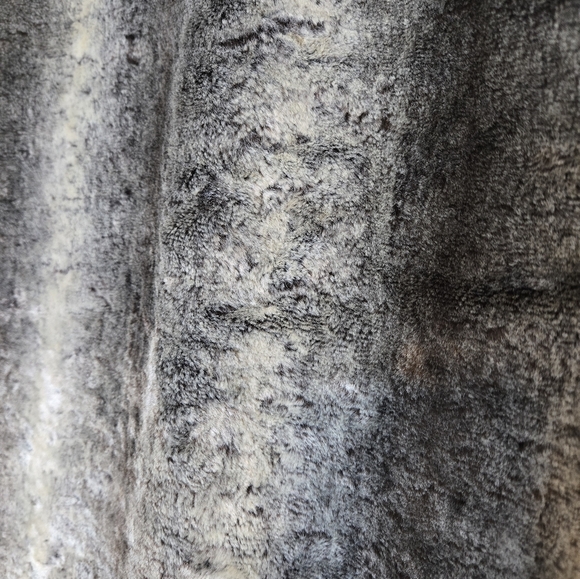 Olsen Collection Luxury Faux Fur Reversible Vest Mob Wife Fall Size 4 Cozy - Picture 9 of 9